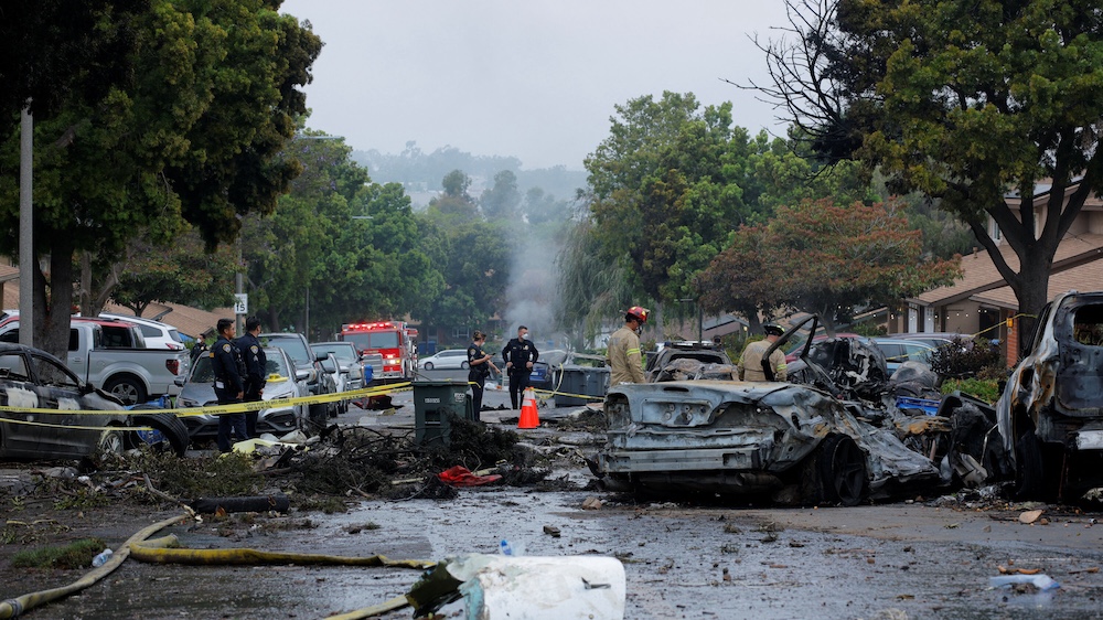 San Diego plane crash destroys multiple vehicles